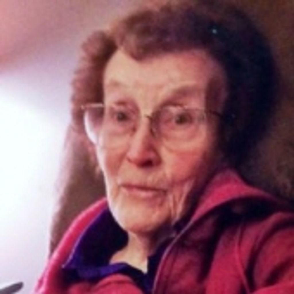 Evelyn M Raynor