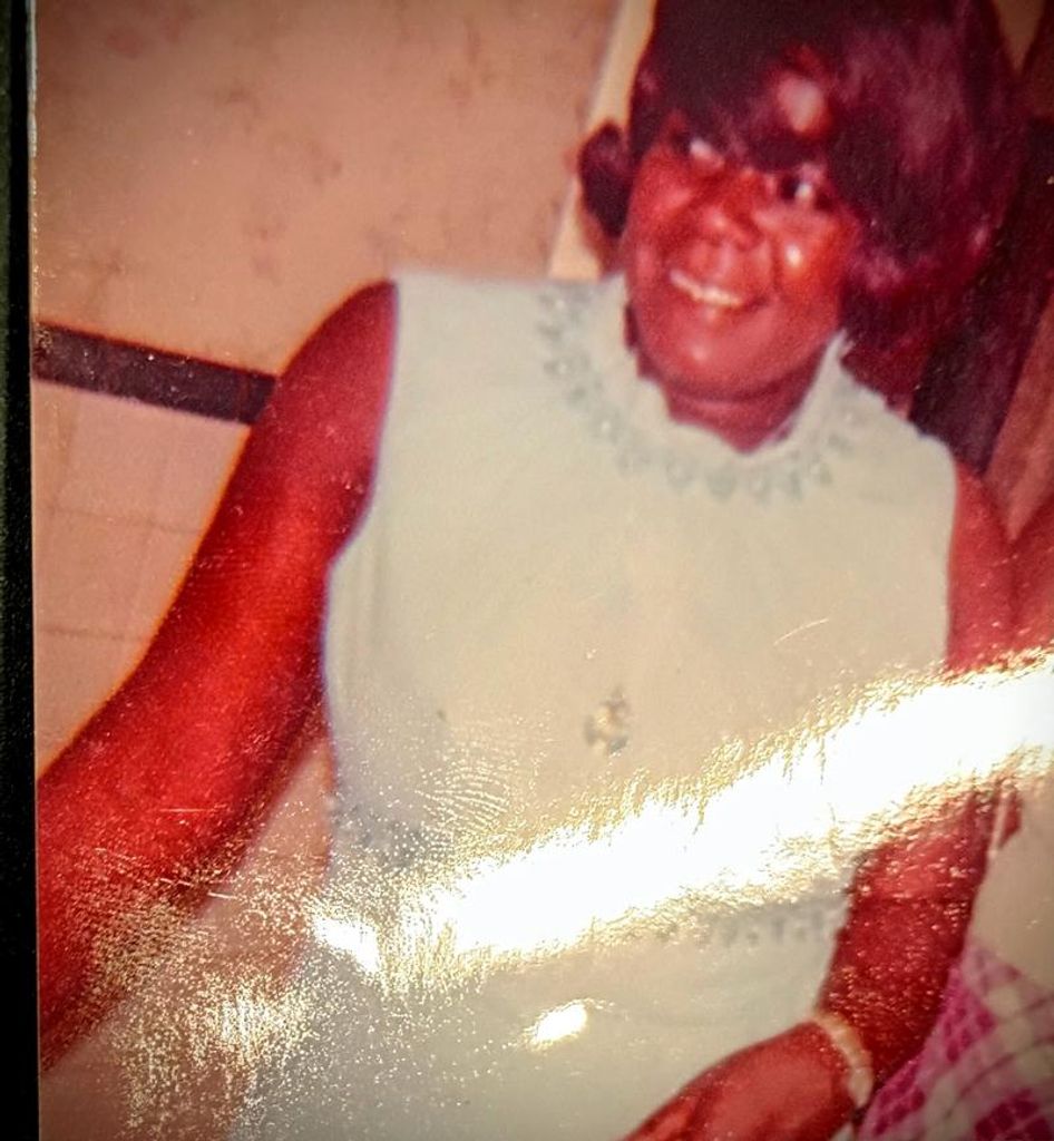 Ms. Annie Mcelroy Profile Photo