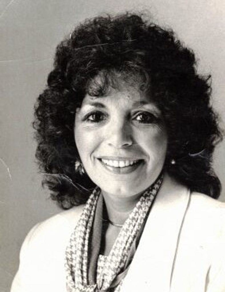 Jacqueline (Souza)  Vierling