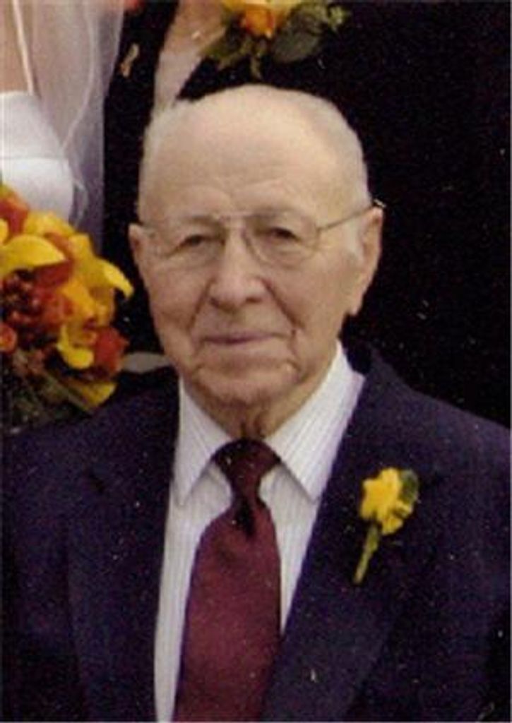 Edward "Ed"  Pesek