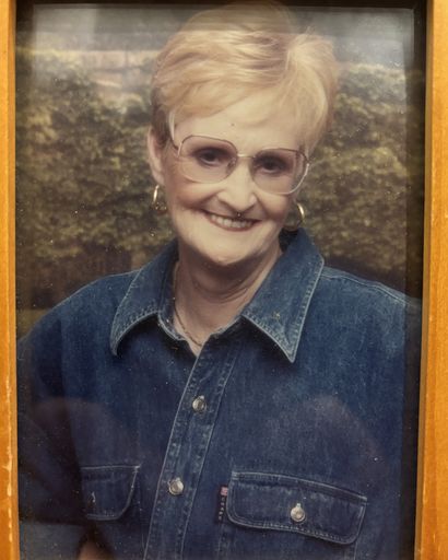 Louise Cooper Profile Photo