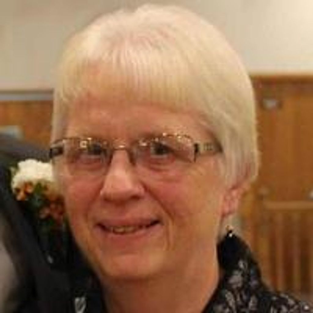 Elaine M Puthoff