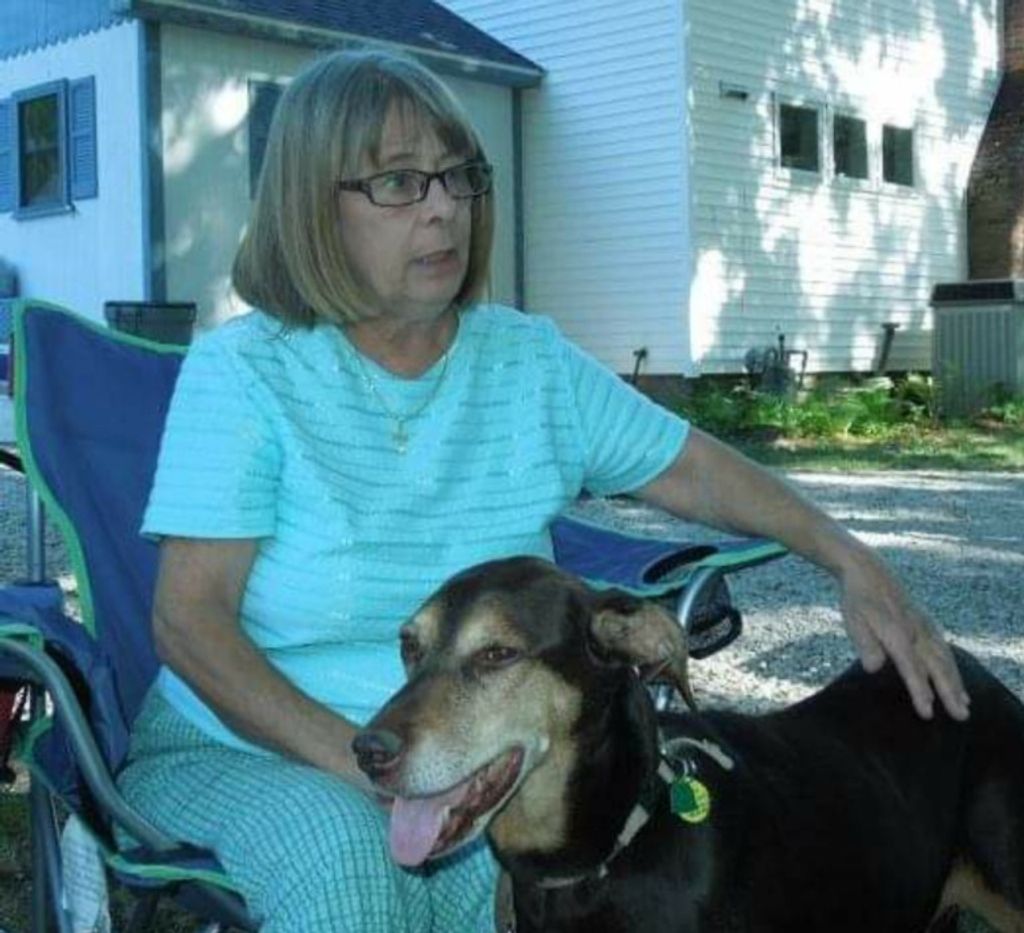 Linda Joyce (Walker)  Walker