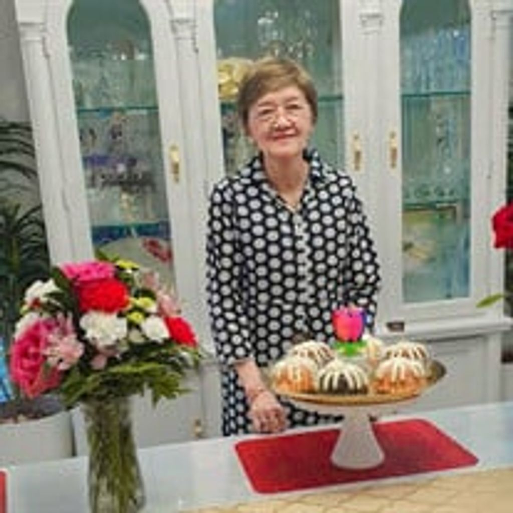 Luz Arrieta Macatangay