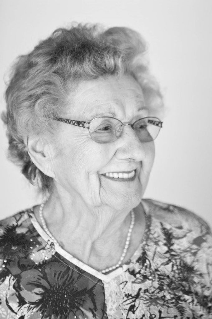 Eva Evelyn Gibbons Profile Photo