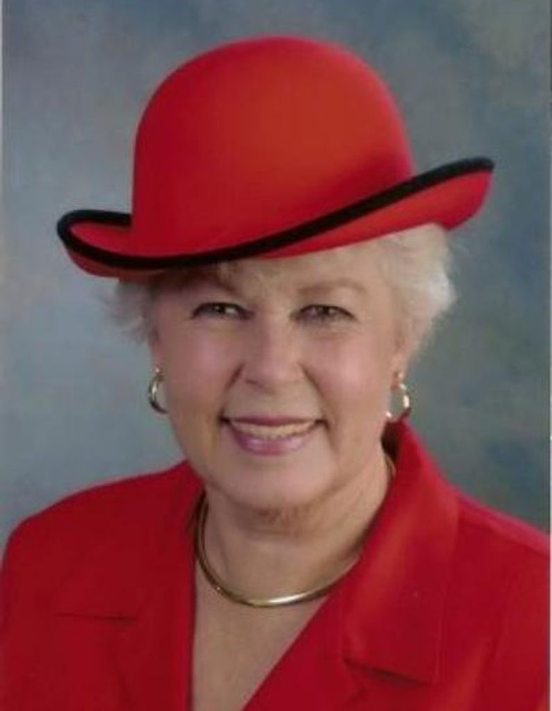 Elaine Simons Profile Photo