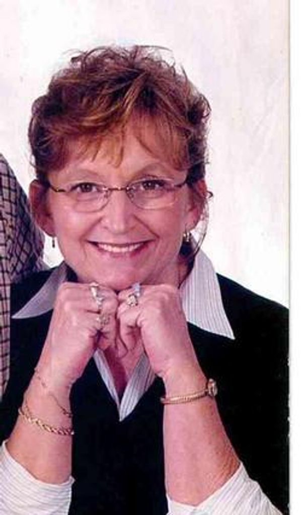 Gloria Graves