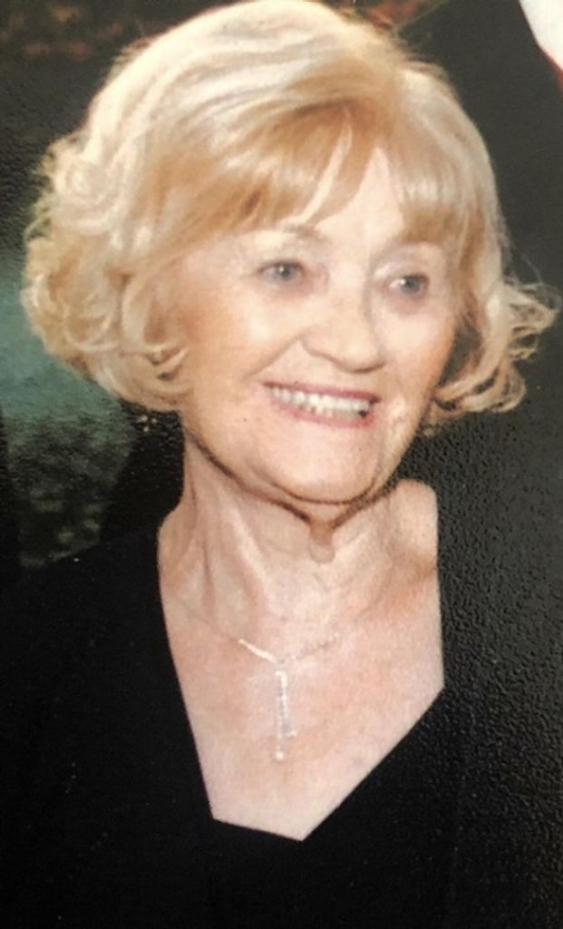 Helena Nececkis Profile Photo