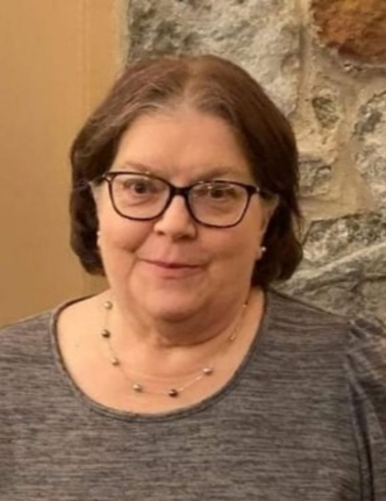 Julie Van Vonderen White Profile Photo