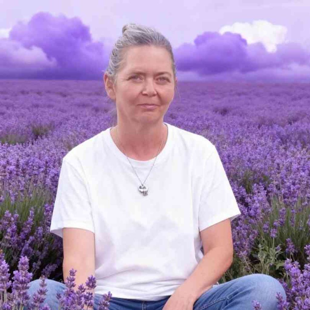 Angela Gustaveson Wills Profile Photo