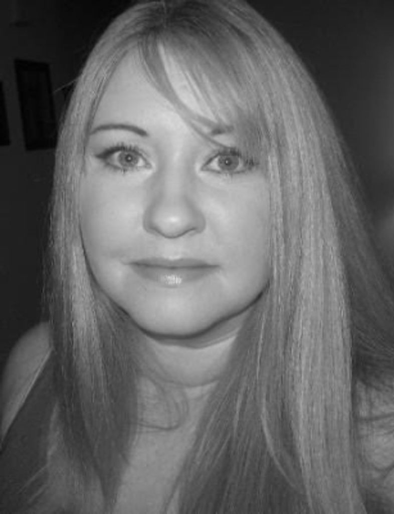 Holly Suzanne Rose Profile Photo