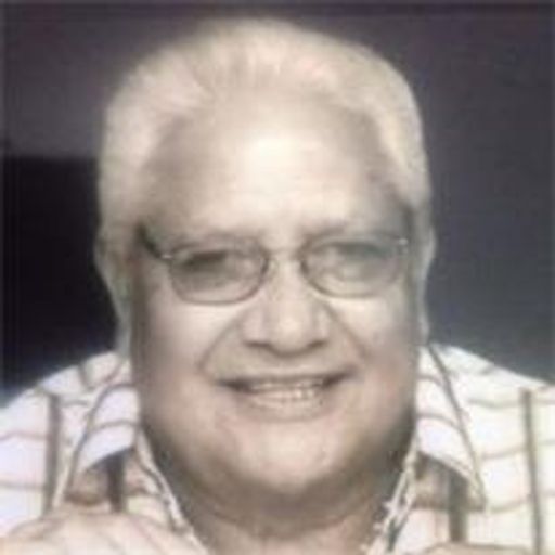 Carlos Alvarez Profile Photo