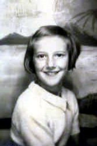 Ruth Alice Sizemore photo gallery thumbnail 3 of 50
