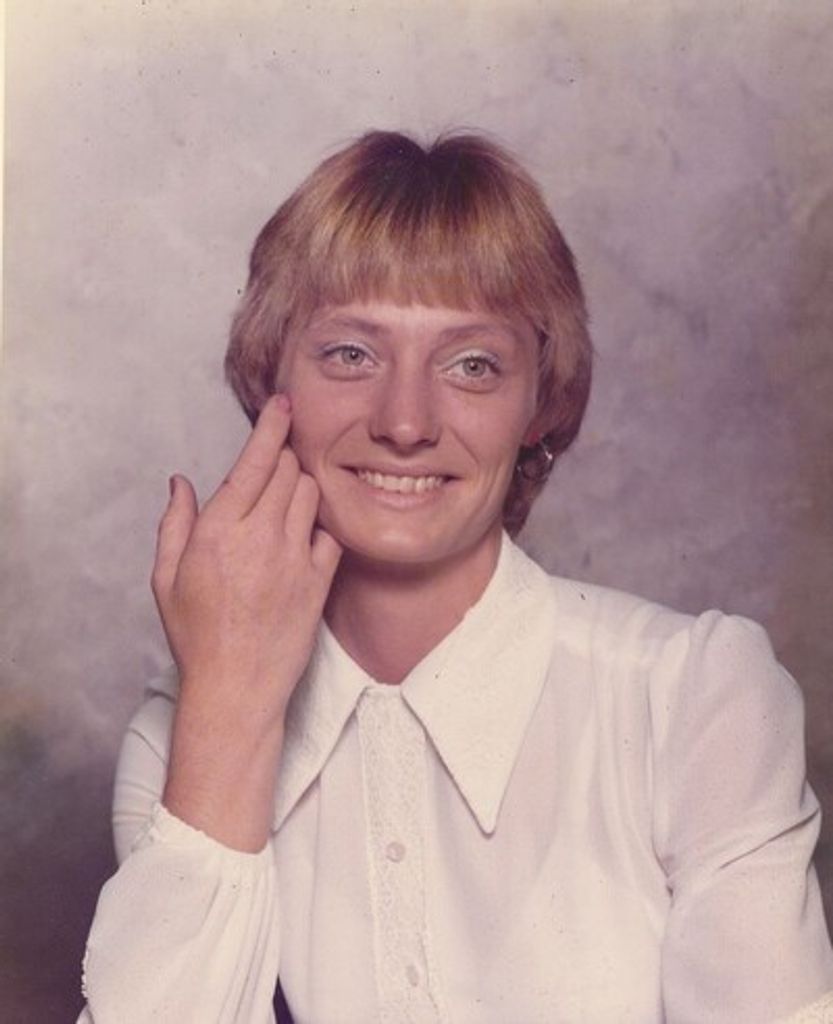 Laura "Cissy" Jan Moore