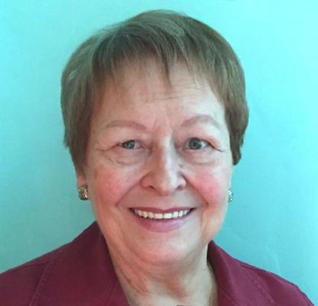 Julia S. Medeiros Profile Photo