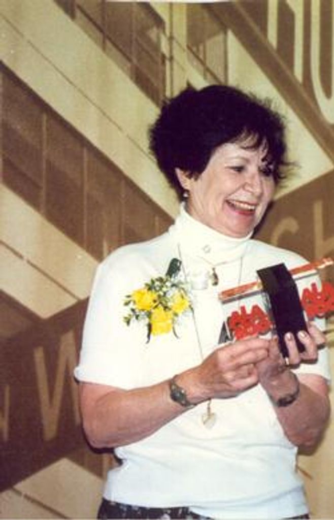 Muriel Hennessy Breitenbach Profile Photo