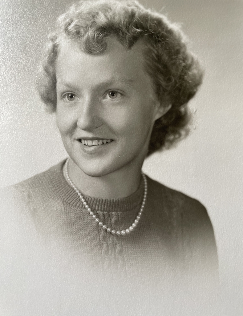 Clara Mayo Profile Photo