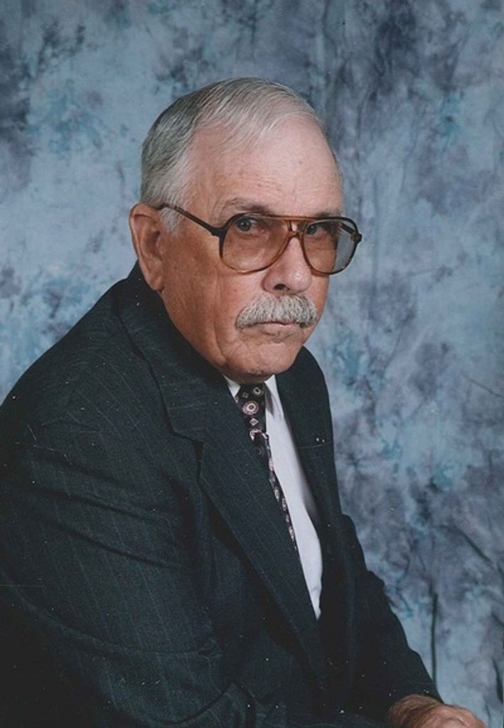 Lowell Lathrop Hayes Profile Photo