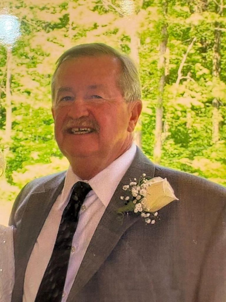 Michael James Reynolds Profile Photo