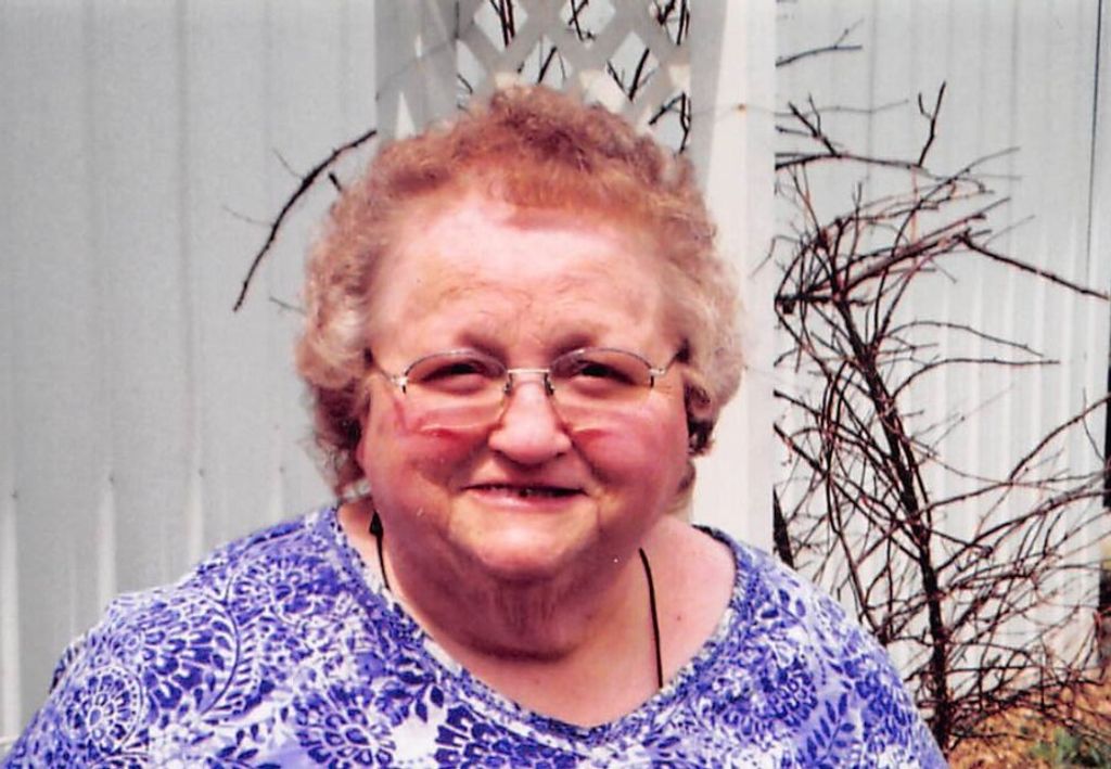 Bonnie M. (Carnahan)  Hoop