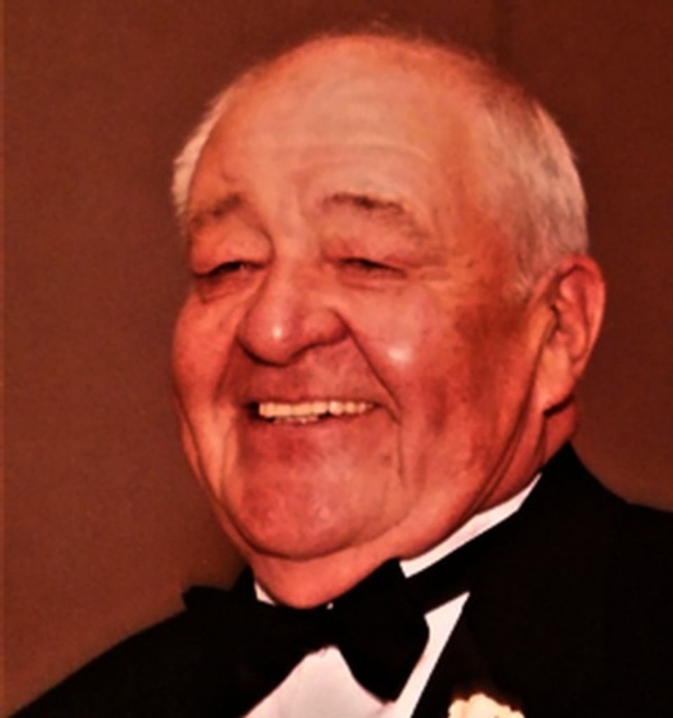 Robert W Mickayl Profile Photo