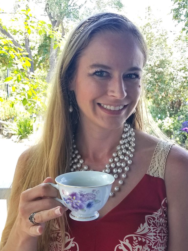 Julie Anne Sanetra Profile Photo