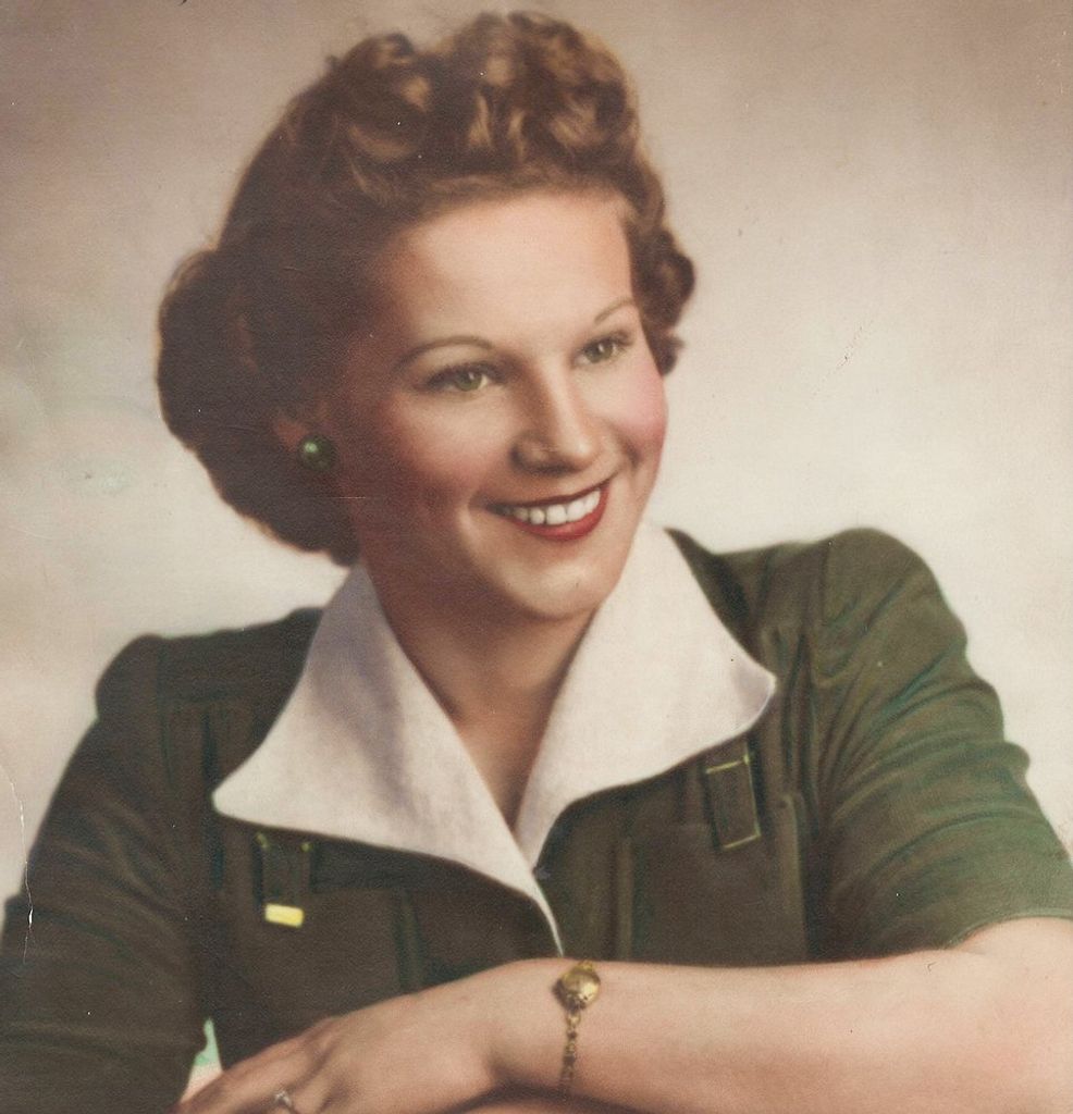 Julia Kowalczik Profile Photo