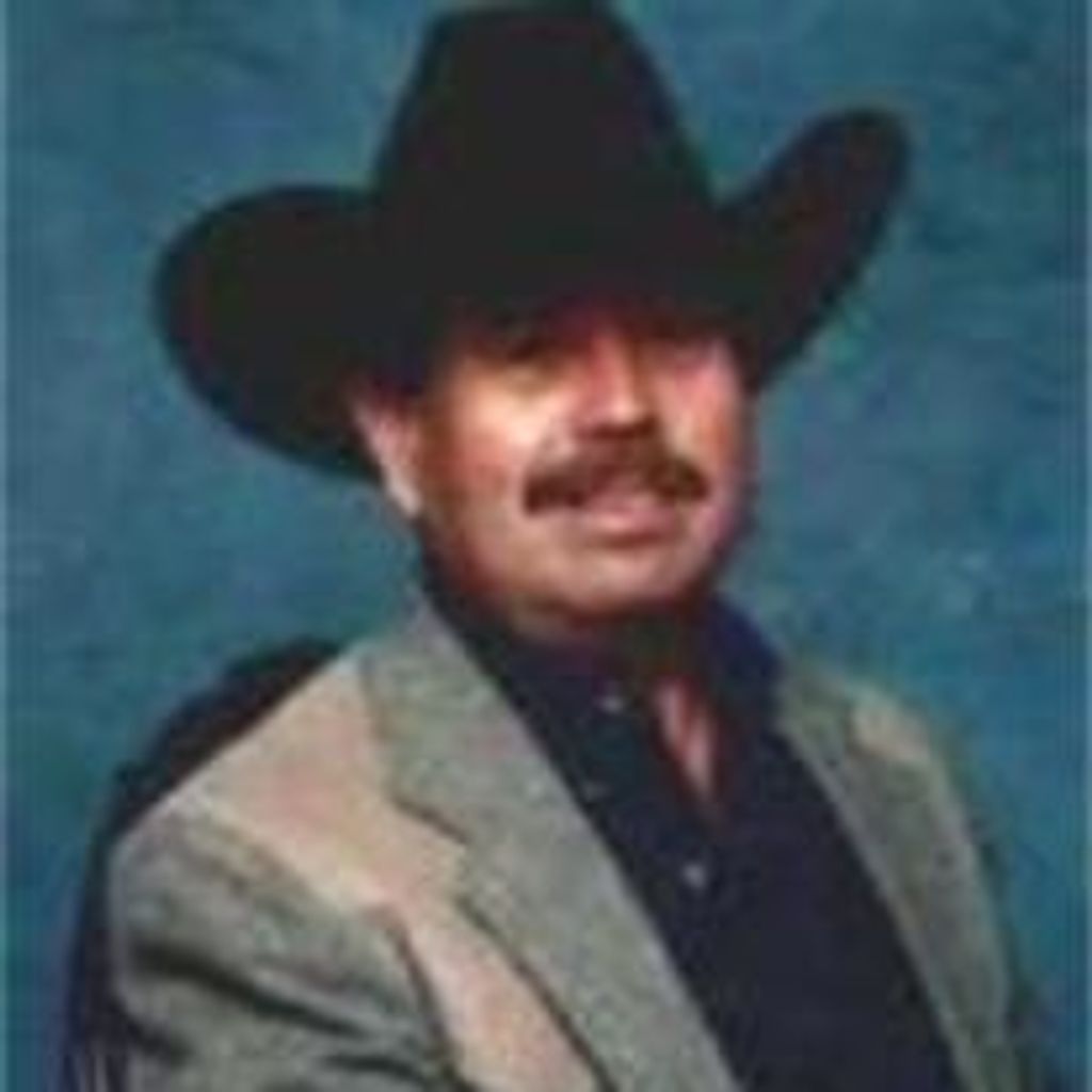 Arturo Fuentes Profile Photo