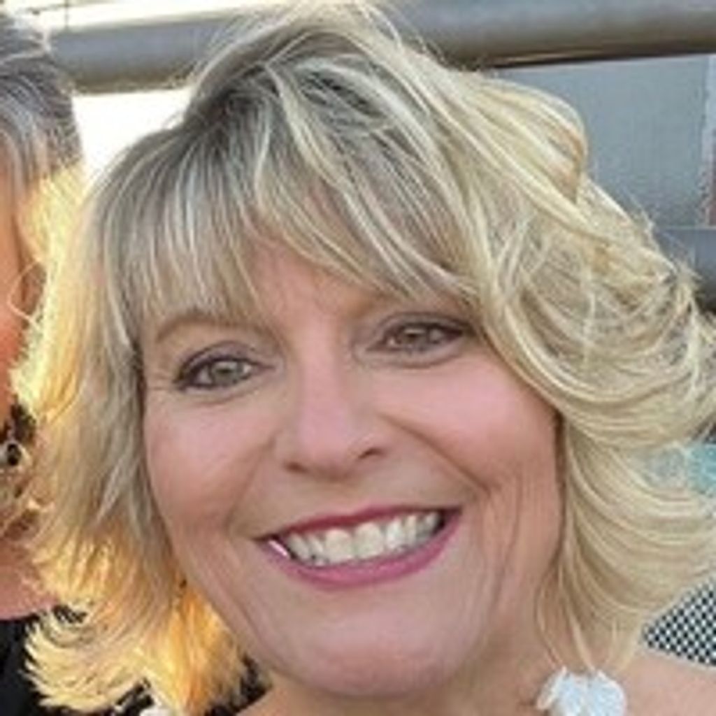 Stephanie Fletcher Schneggenburger