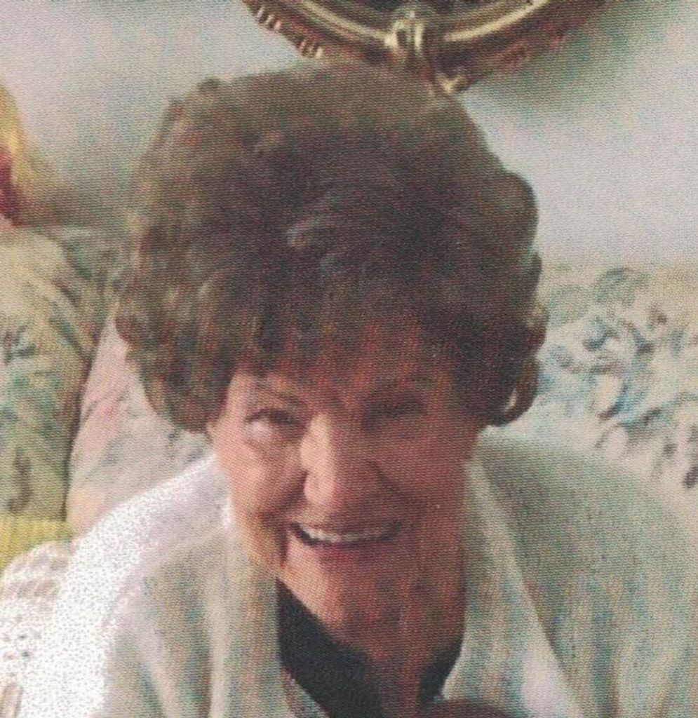 Lottie Ciepierski Profile Photo