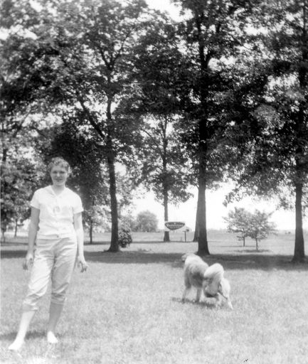 Rose D'Amico photo gallery thumbnail 4 of 96