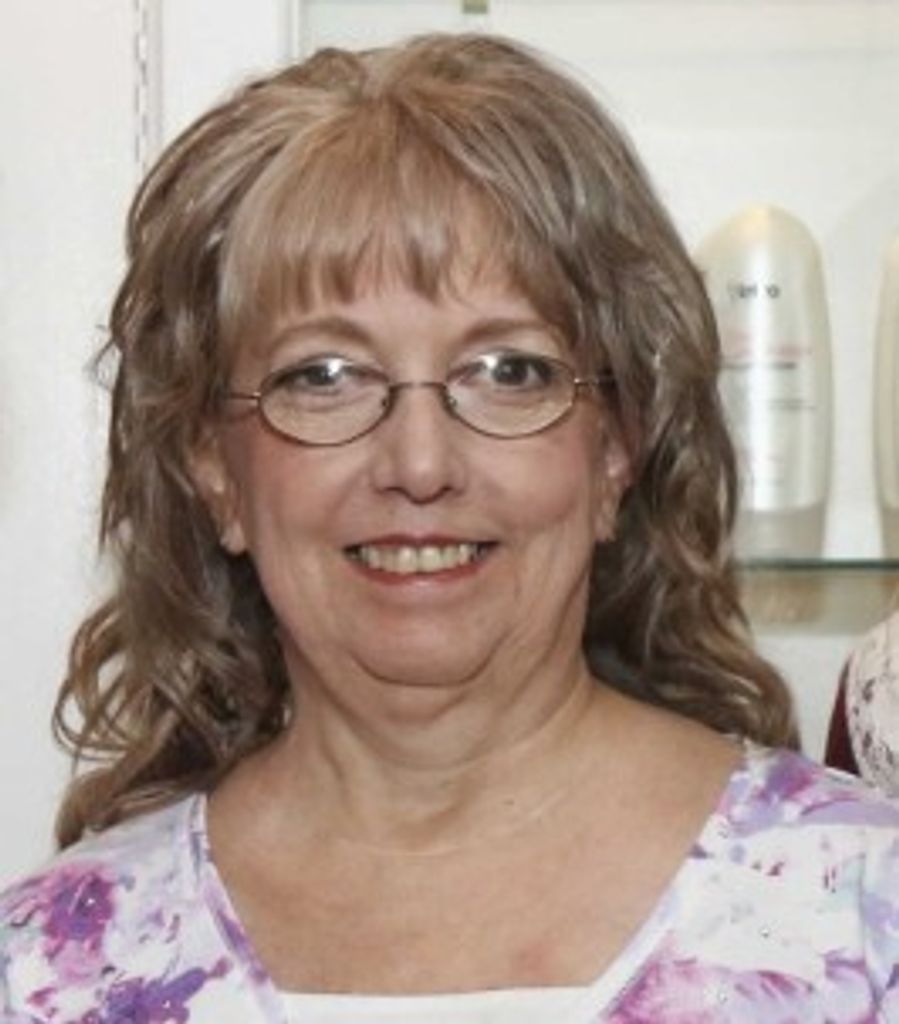 Carolyn Simon