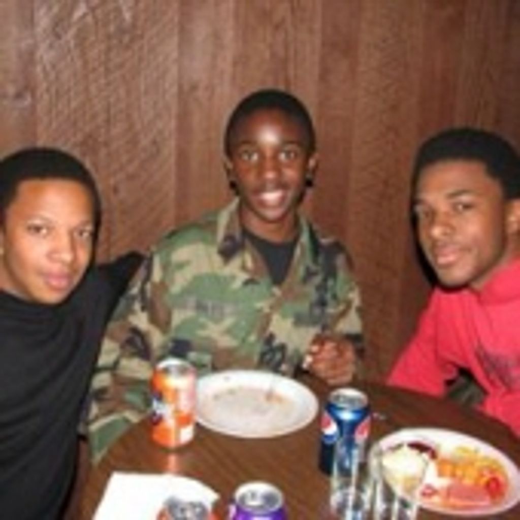 Cameron  Chaise Thompson