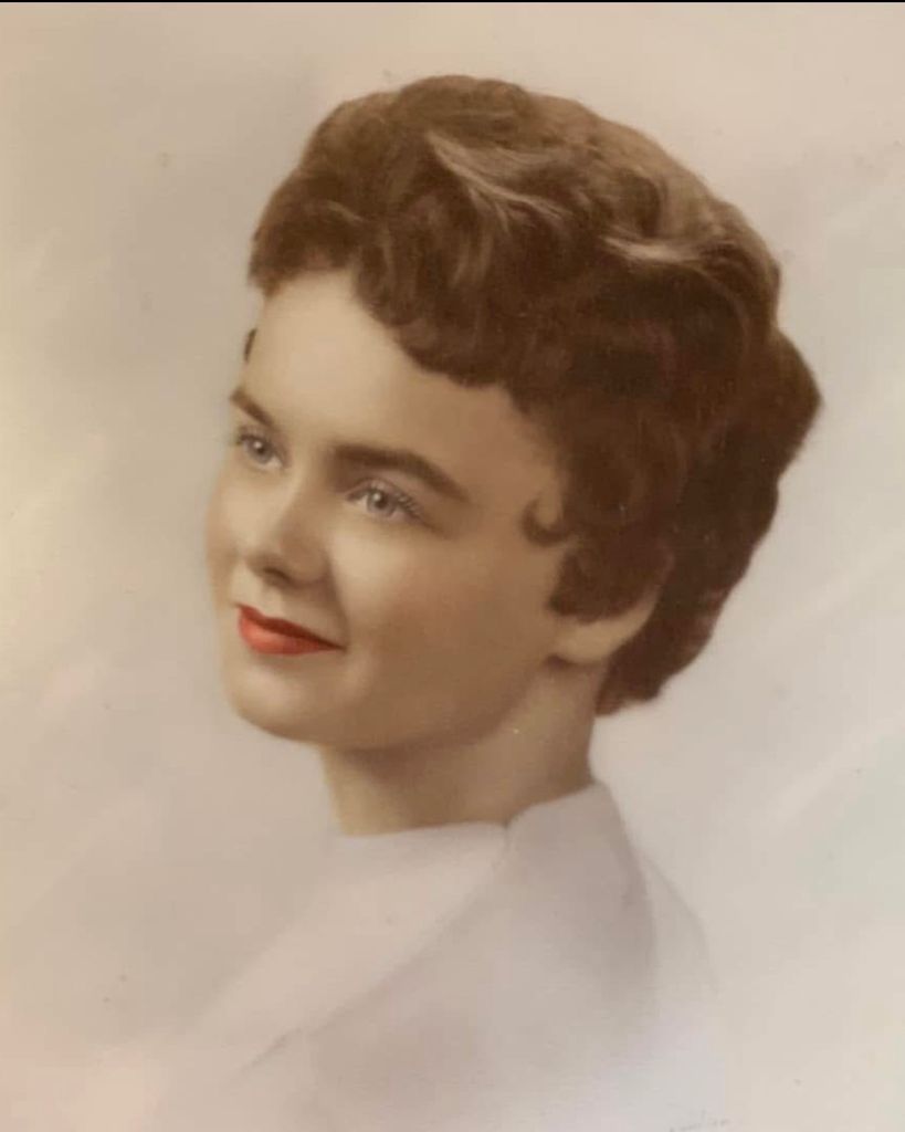 Carolyn J. (Carpenter) Damyanovich