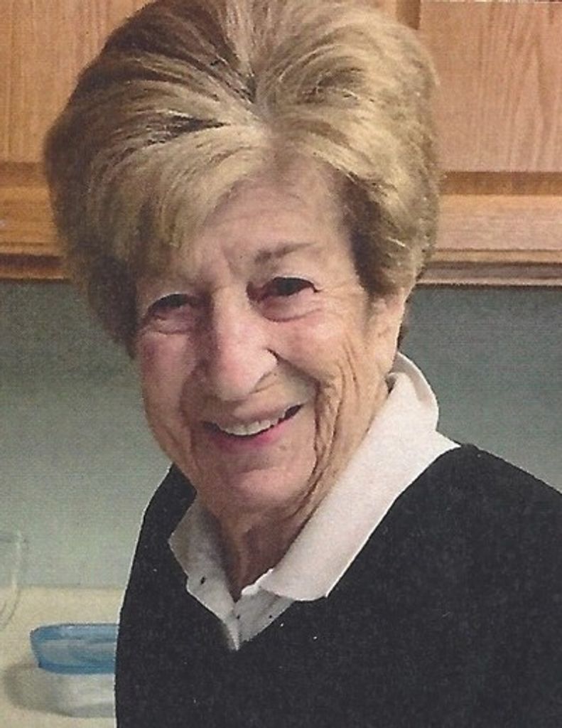 Esther Tanoian Profile Photo