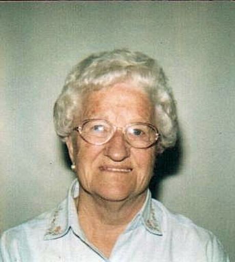 Virginia Gordon photo gallery thumbnail 15 of 33
