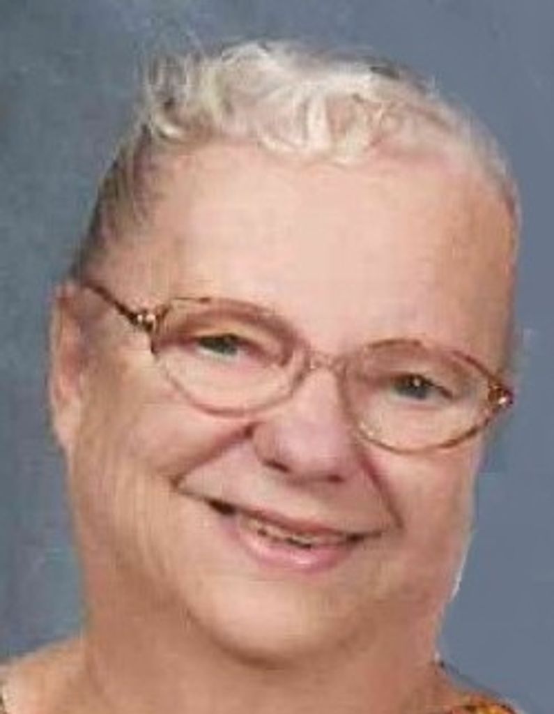 Gloria Mae (Lohr)  Simmons Profile Photo