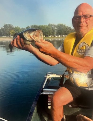 Trent Earl Howard Hussey Profile Photo