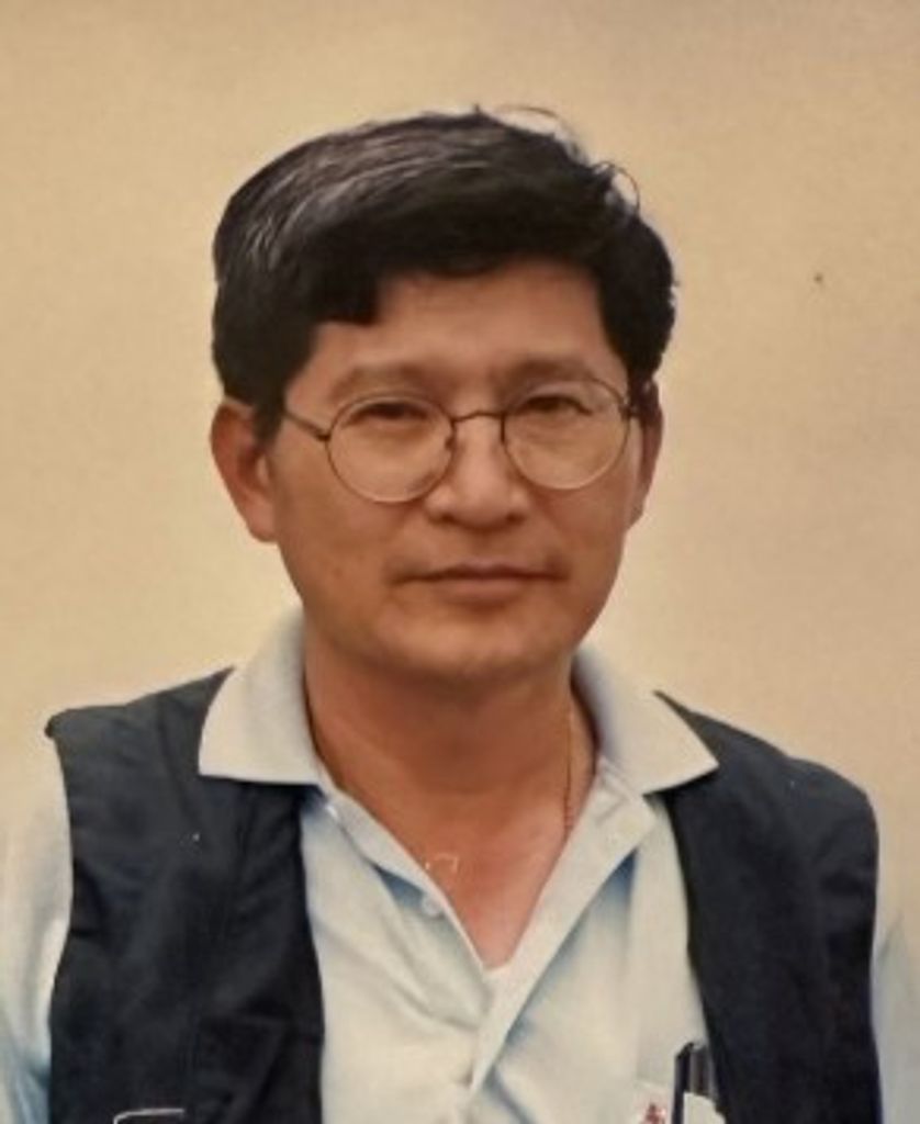 Dr. Khamnung Thirakomen Profile Photo