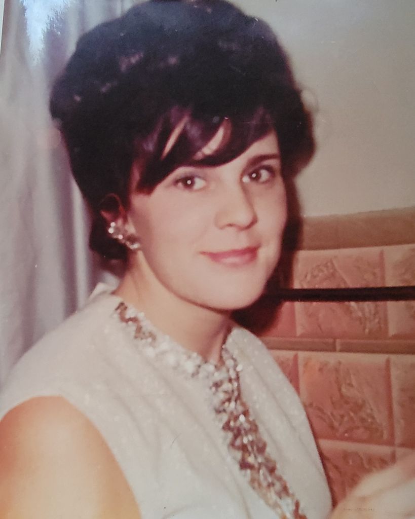 Elaine Marie Mattern Profile Photo