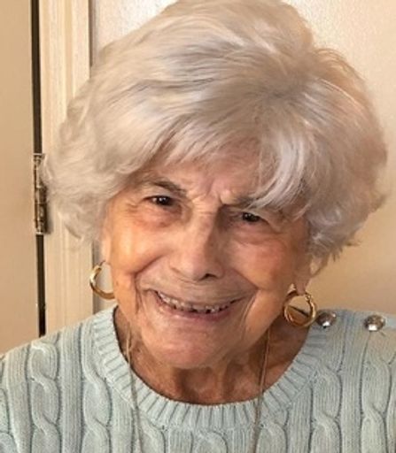 Elizabeth Calarco Profile Photo