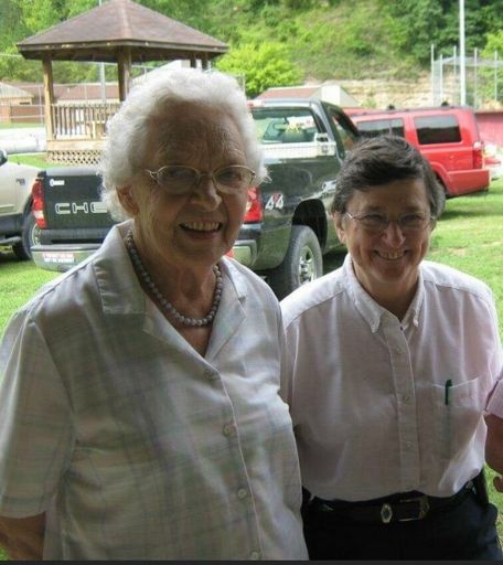 Evelyn "Miss Heide" Mae Heidebrecht photo gallery thumbnail 7 of 78