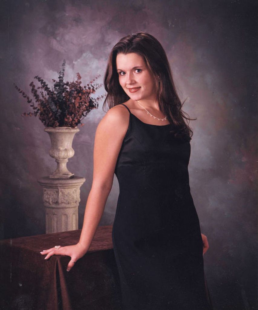Dusti Le (Sanders)  Fine