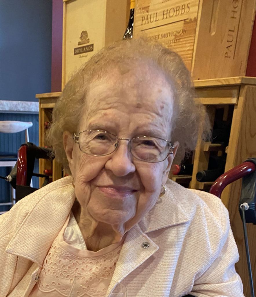 Helen M. (Novak)  Efanti