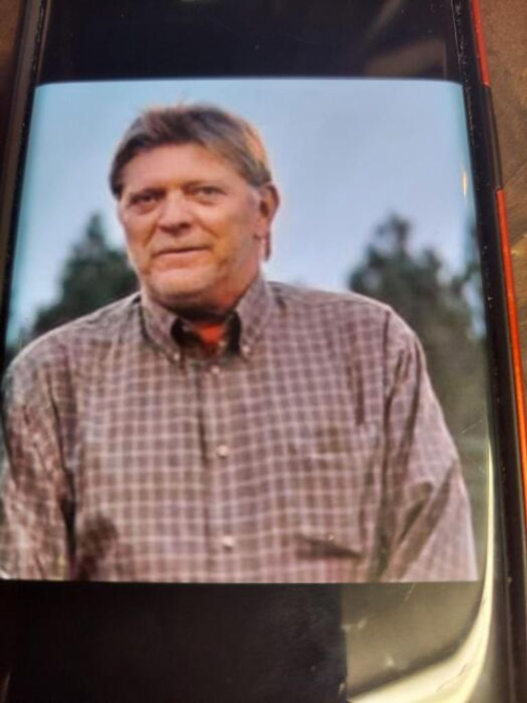 Stephen Edwards Profile Photo