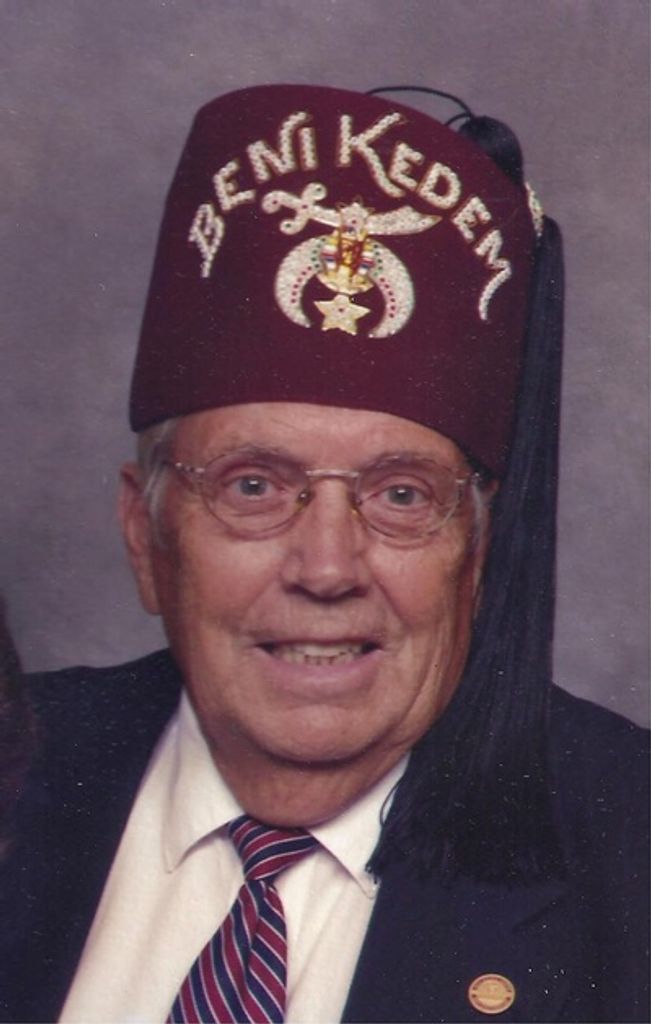 Lewis E. "Gene" Burdette Profile Photo