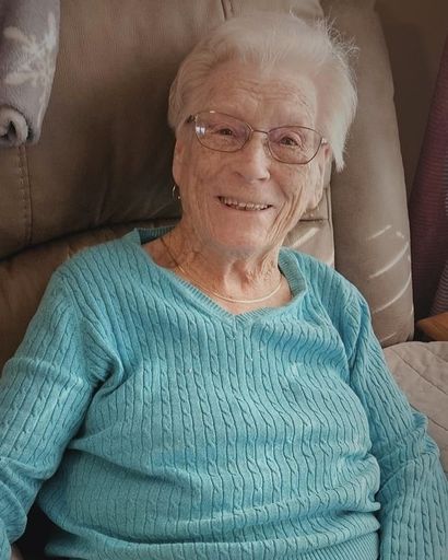 Estelle Holland Rhinehart's obituary image