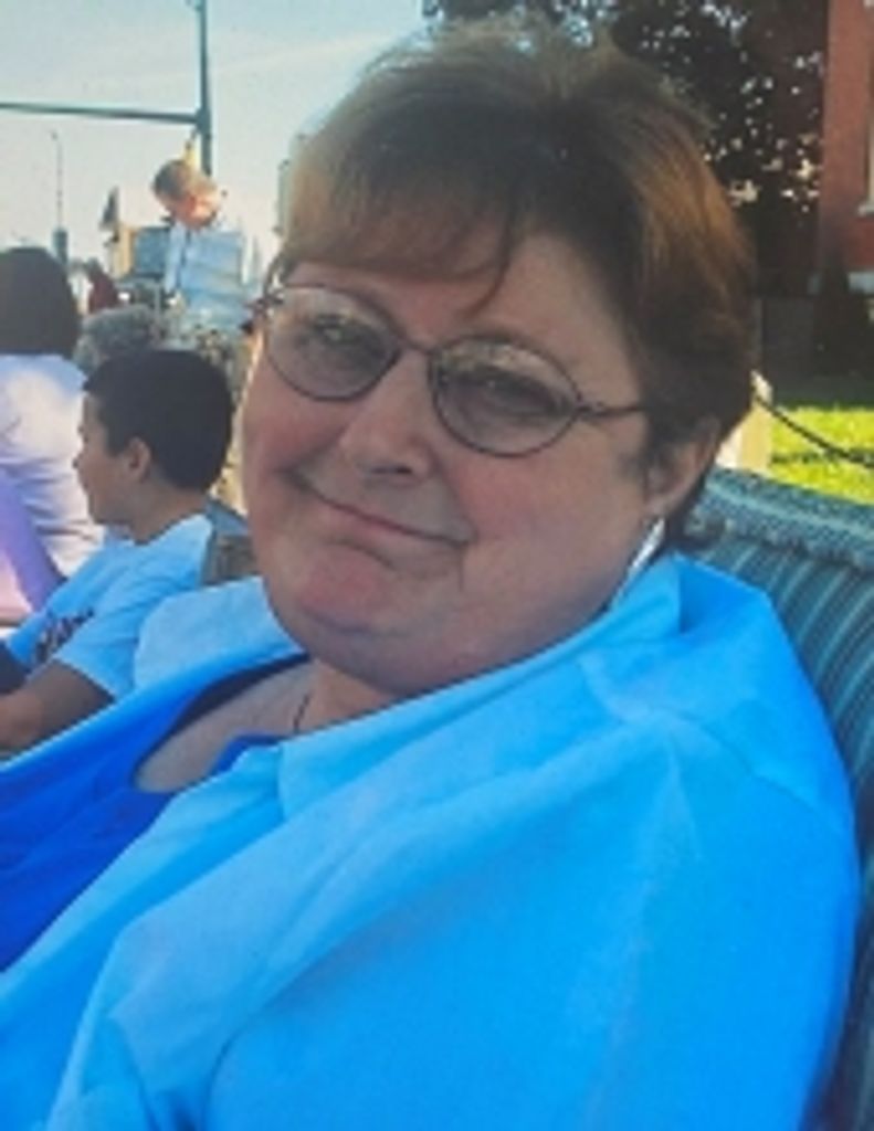 Ms. Carolyn  Hand Thomas