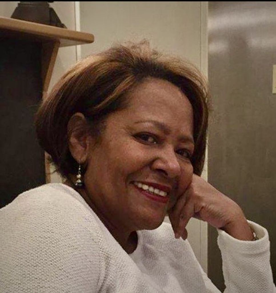 Leslie Yvonne Adamson Profile Photo