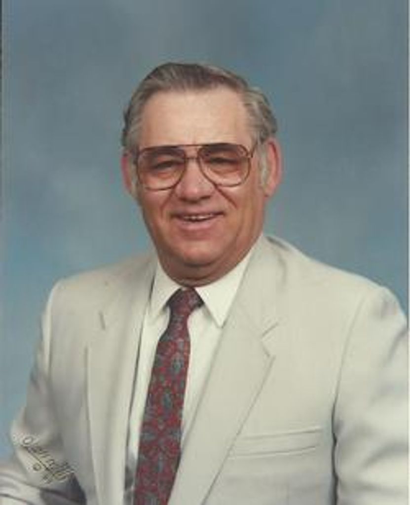 Garry Thomas "Tom" Roach Profile Photo